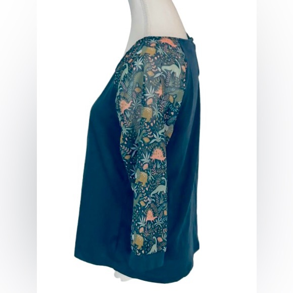 DINOSAURS!!! ModCloth Dinosaur Shirt Sheer Sleeves Dark Green Top Medium Large - Picture 4 of 9
